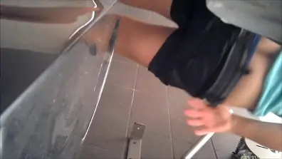 pissing 
