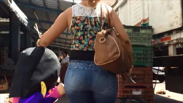 Vecina nalgona migf comparando